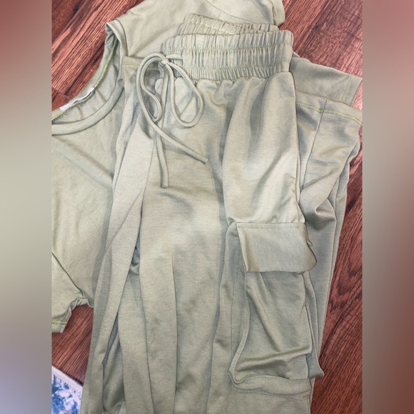 Butter soft lounge set in pear green - Picture 4 of 4